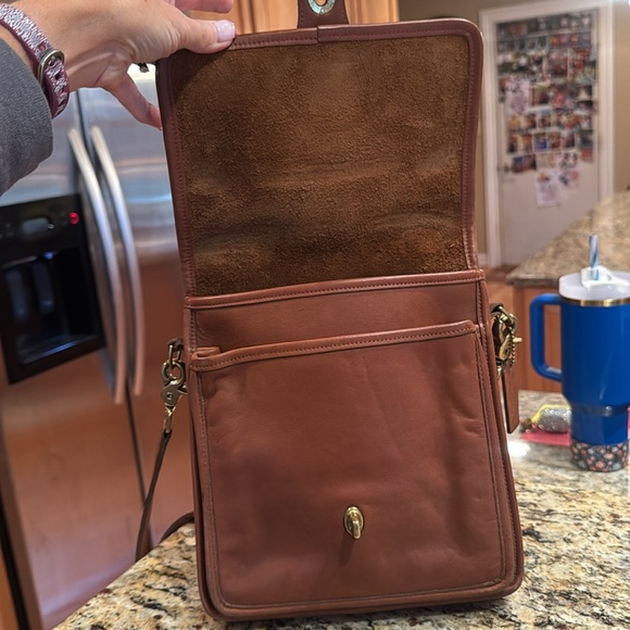 Coach Vintage British Tan Leather Crossbody Satchel Bag in Great Condition - Picture 10 of 16